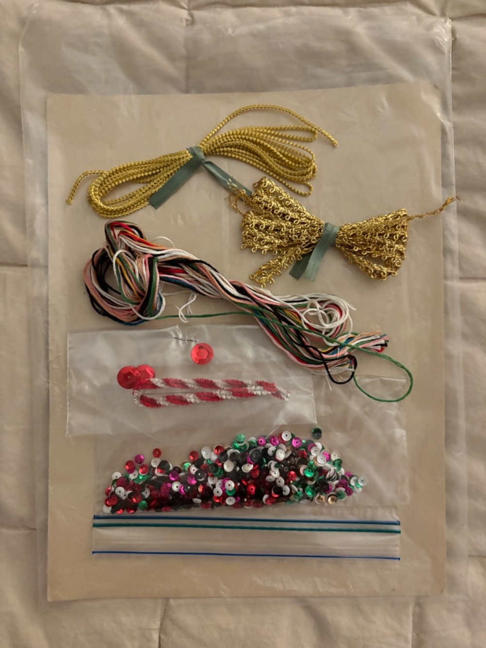 Vintage Bucilla Christmas Needlework Kit Jeweled Ornaments Felt Sequin - Picture 3 of 6